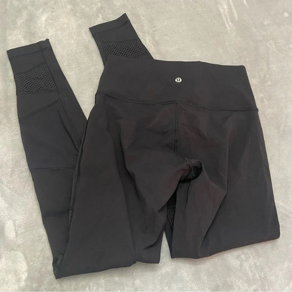 Lululemon Wunder Under High-Rise Tight *Mix & Mesh 28"
Black 21352 - Picture 7 of 14